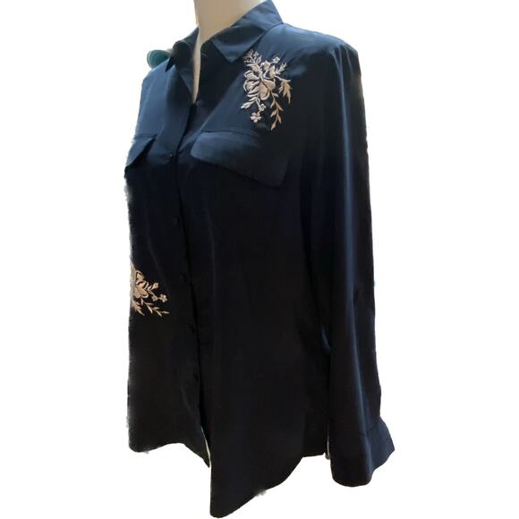 Express Button-Up Cotton Blend Shirt Women M Navy Blue White Embroidered Flowers - Picture 3 of 11